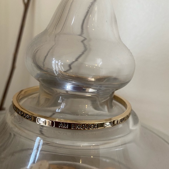 Gold tone Inspirational bangle bracelets - Picture 5 of 5